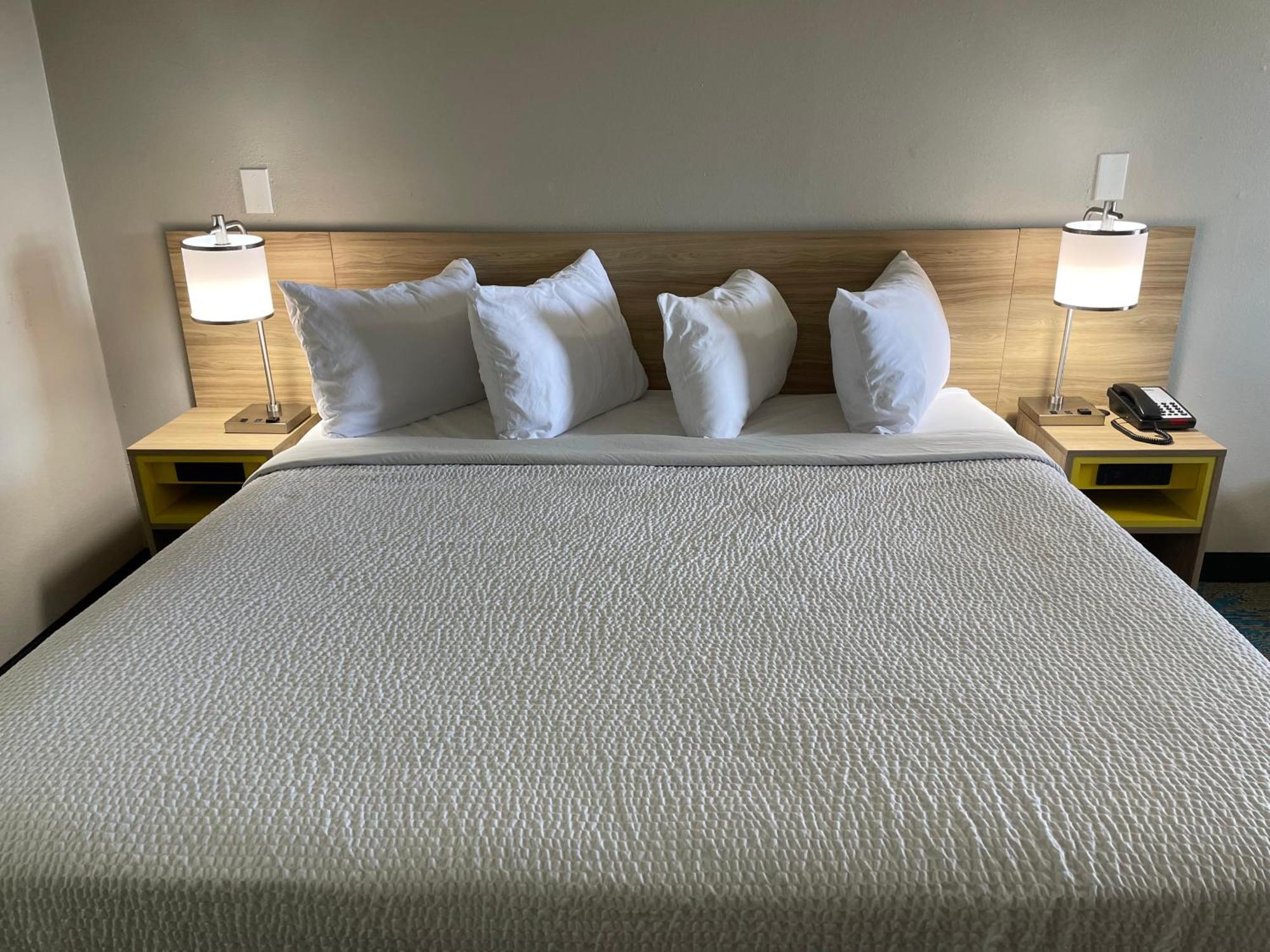 Days By Wyndham Hotel 2*