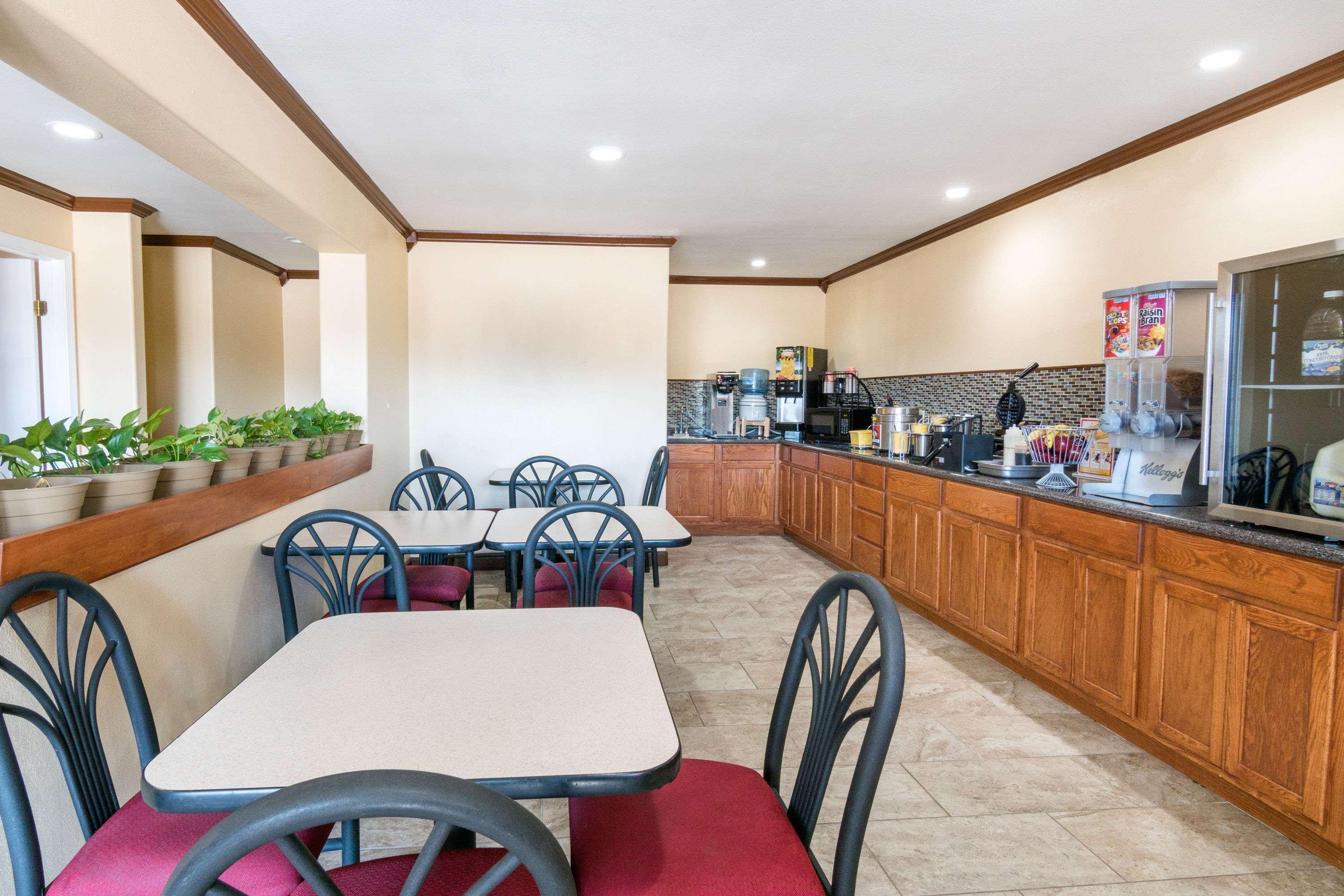 Days Hotel